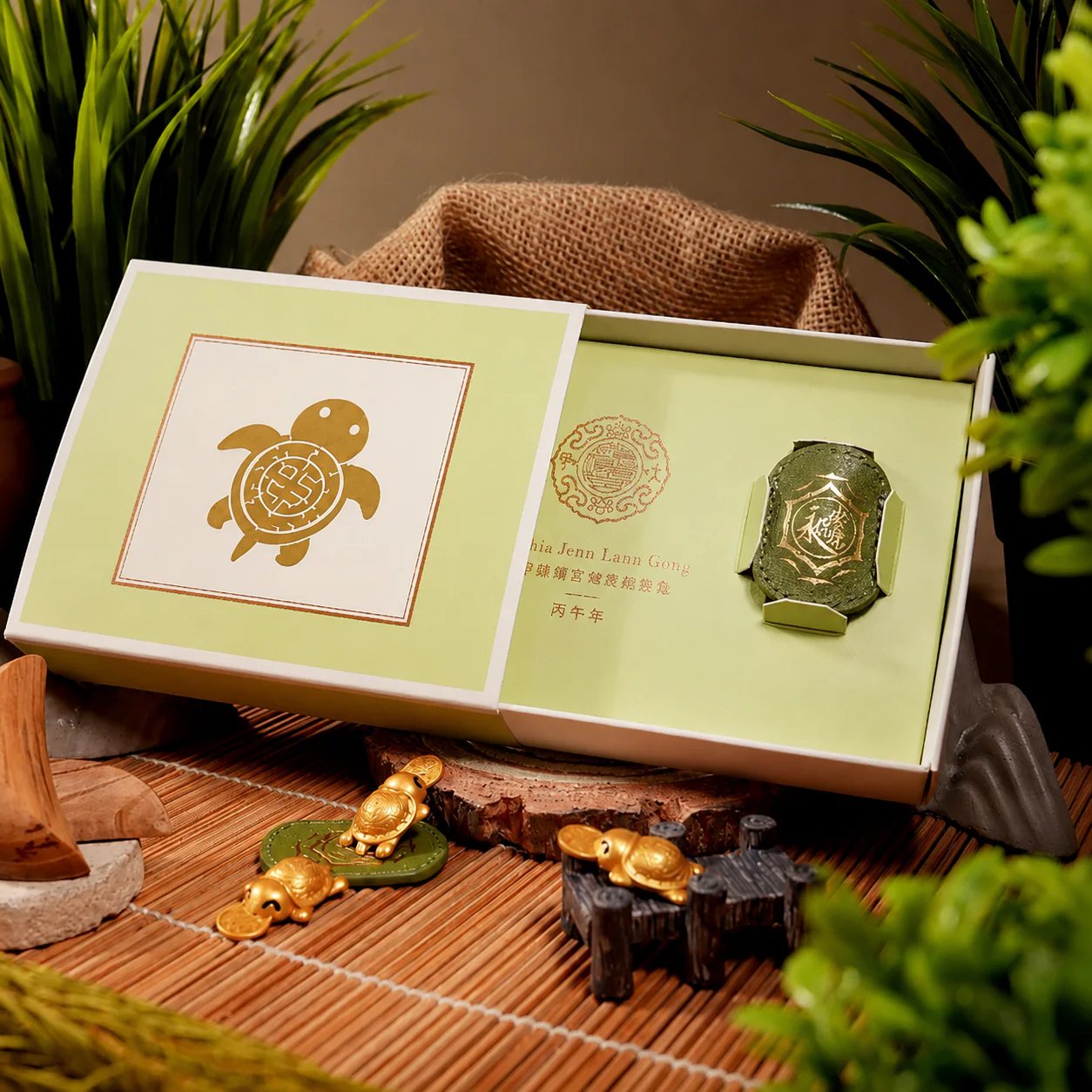 🐢2026 Golden Tortoise Pendant — Clinging to good luck 🍀 and never letting go!