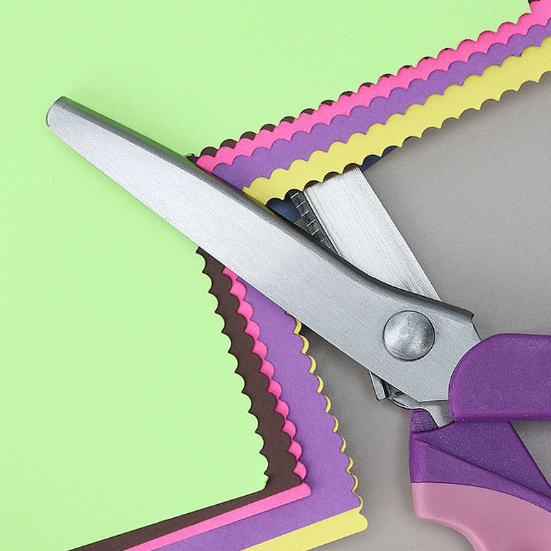 ✂️🧵Multi-functional stainless steel triangular serrated scissors
