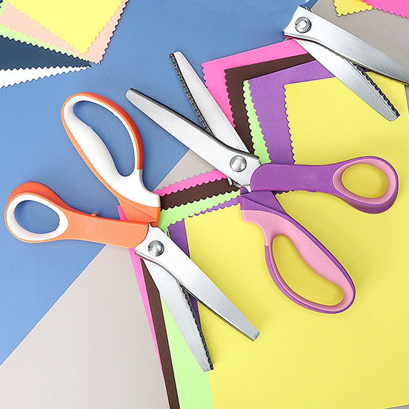 ✂️🧵Multi-functional stainless steel triangular serrated scissors